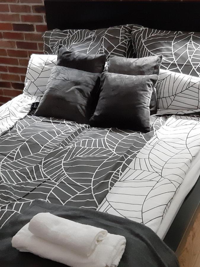 Topolowa Apartments - Self Check In - Next To Main Rail, 10 Min To Main Square Cracovie Extérieur photo