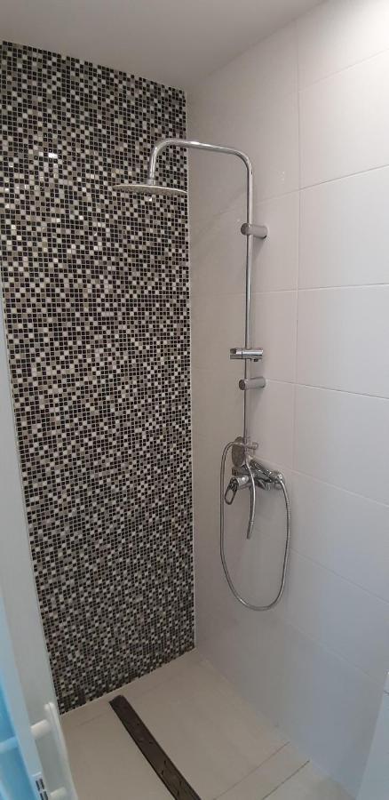 Topolowa Apartments - Self Check In - Next To Main Rail, 10 Min To Main Square Cracovie Extérieur photo
