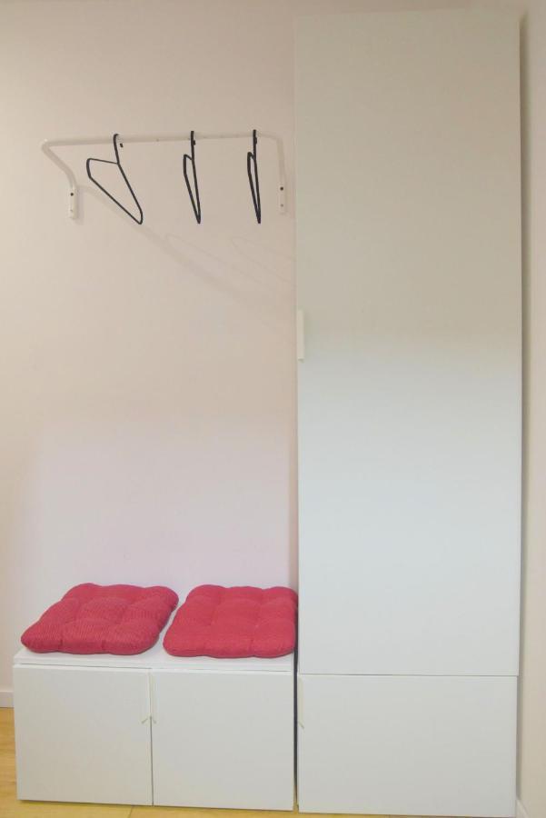 Topolowa Apartments - Self Check In - Next To Main Rail, 10 Min To Main Square Cracovie Extérieur photo