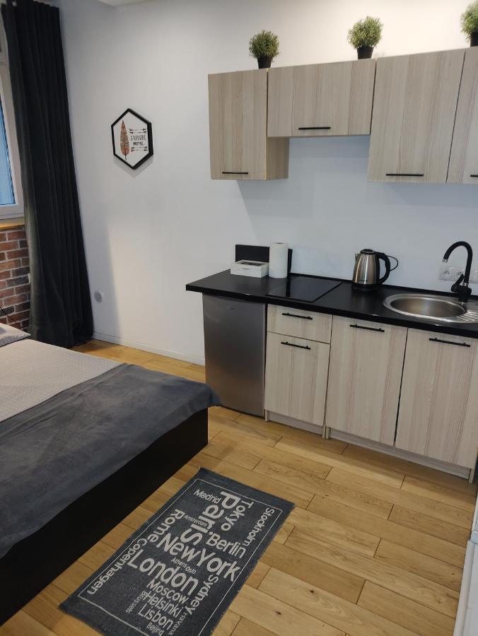 Topolowa Apartments - Self Check In - Next To Main Rail, 10 Min To Main Square Cracovie Extérieur photo