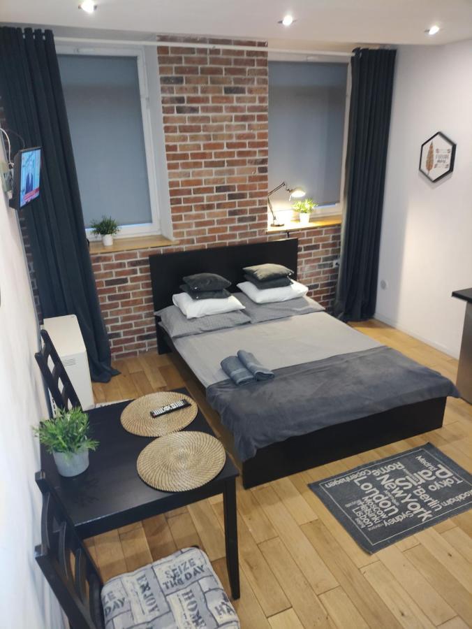 Topolowa Apartments - Self Check In - Next To Main Rail, 10 Min To Main Square Cracovie Extérieur photo
