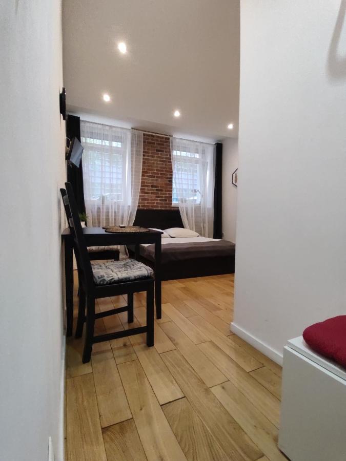 Topolowa Apartments - Self Check In - Next To Main Rail, 10 Min To Main Square Cracovie Extérieur photo